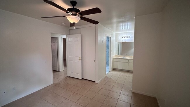 Building Photo - 2109 Sharon Way