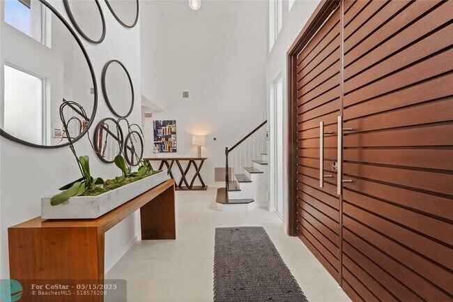 Building Photo - 325 Seven Isles Dr