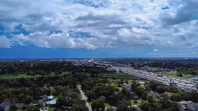 Building Photo - 8134 Niles St