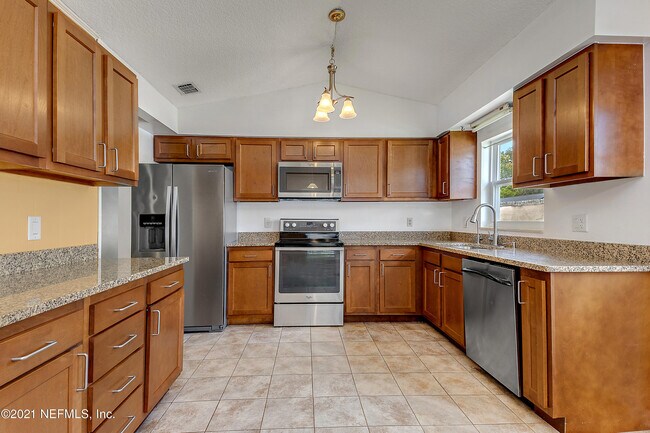 Building Photo - 10654 Casa Grande Dr