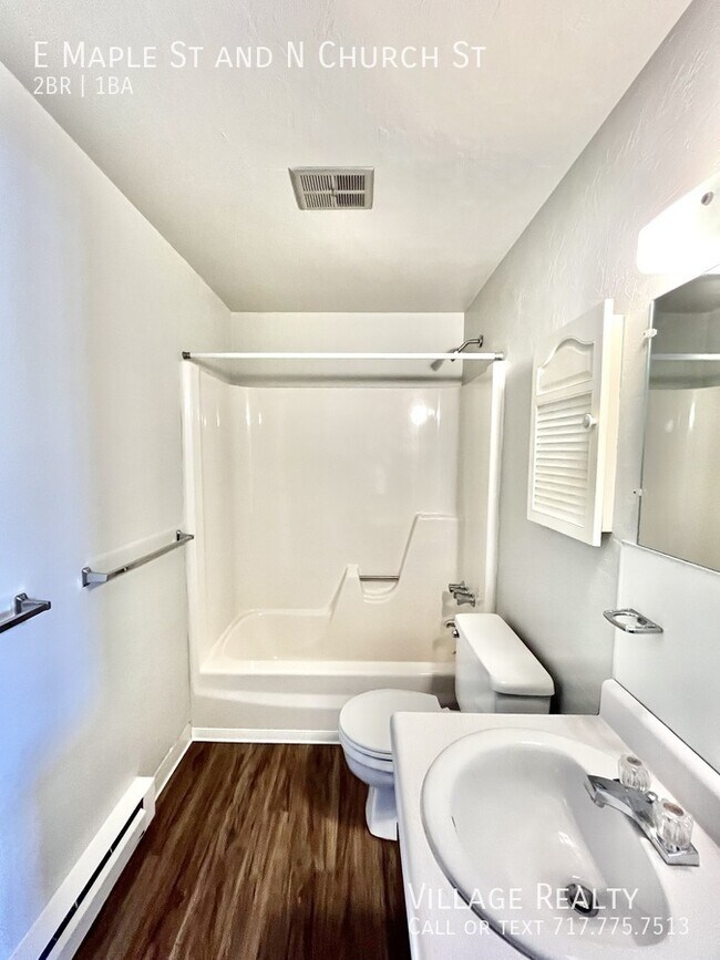 Building Photo - 361 E Maple St