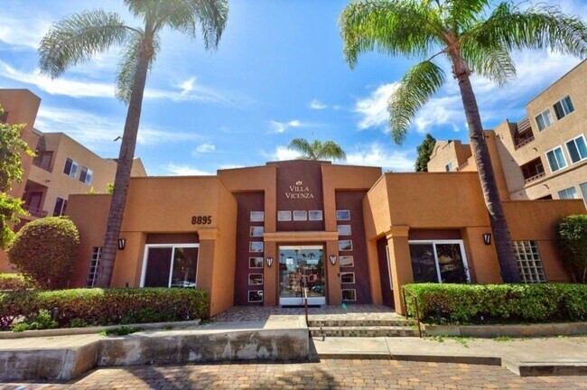 Building Photo - 3550 Lebon Dr