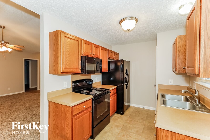 Building Photo - 2517 Pine Bark Ct