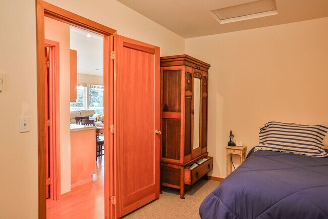 Building Photo - Furnished Greenbank Home with Water View and Bocce Ball!