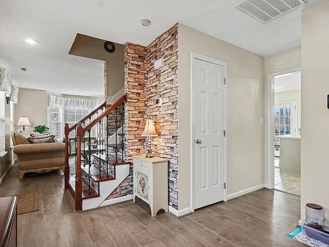 Building Photo - Earn Wealth While Leasing - Like a Homeowner - Lease to Own