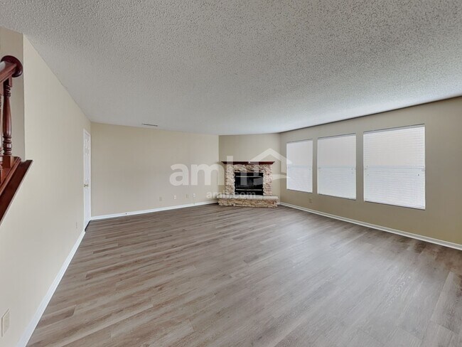 Building Photo - 626 Hickory Pine Dr