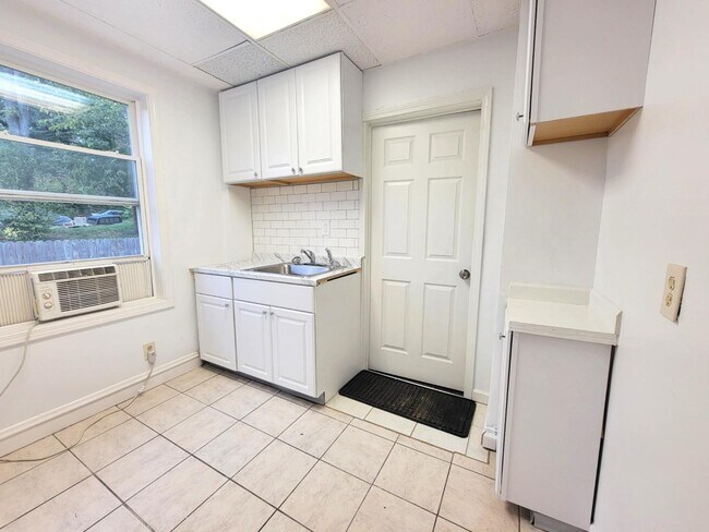 Building Photo - 2153 11th St SW