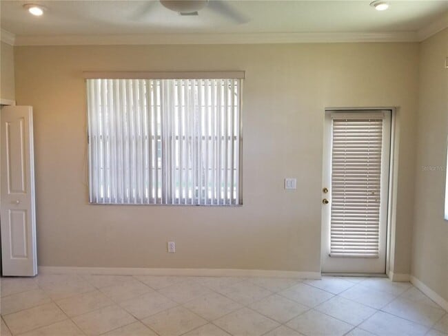 Building Photo - 3043 Pointeview Dr
