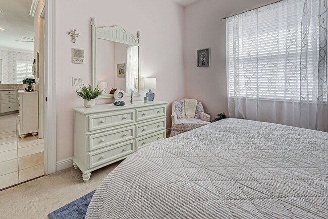 Building Photo - 3br/2ba Pool Home in Venetia