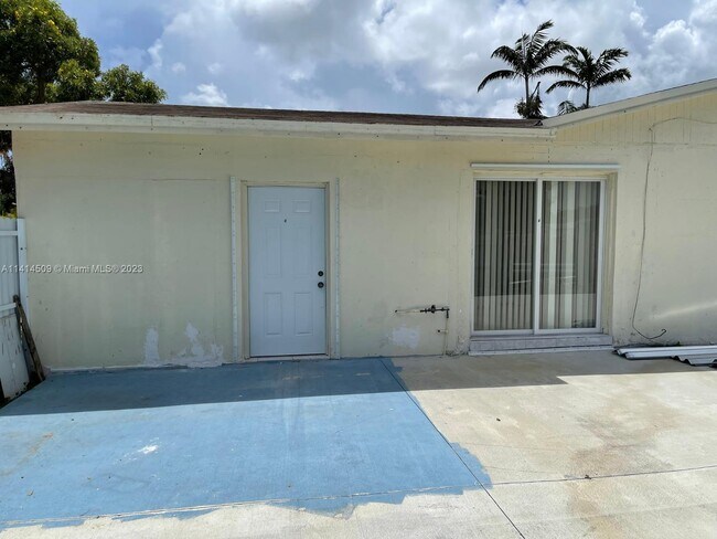 Building Photo - 19720 Lenaire Dr