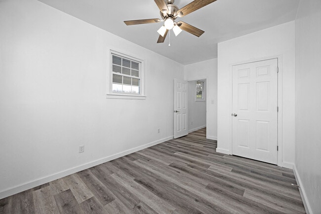 Building Photo - 2001 New Glendale Rd