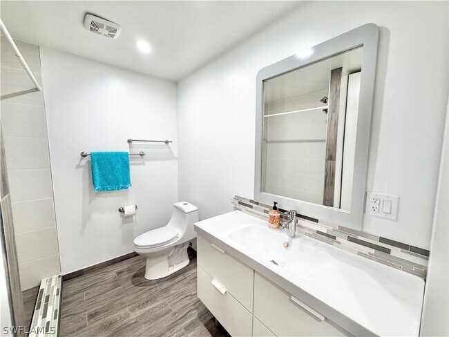 Building Photo - 136 Harrison Rd