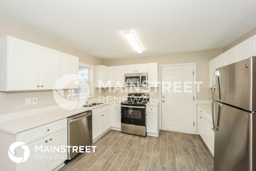 Building Photo - 5151 Hilltop Dr