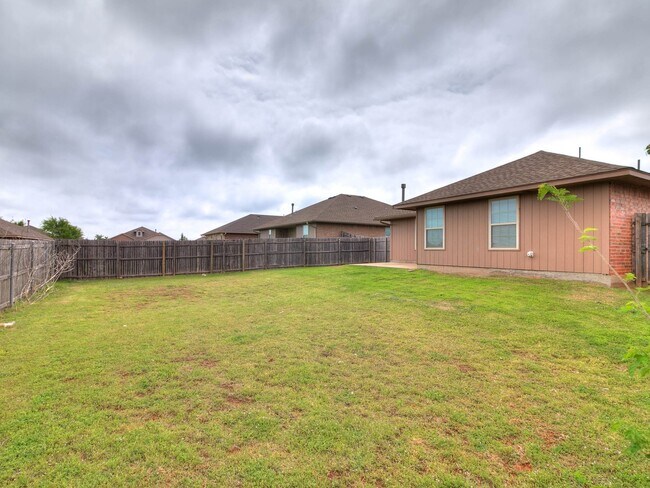 Building Photo - 3 Bed/2 Bath in Sonador of Montague Subdivision - Deer Creek Schools