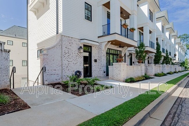 Building Photo - 40 Claussen Ave