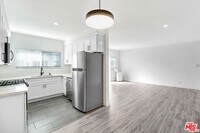 Building Photo - 317 S Kenmore Ave