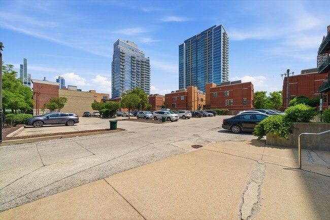 Building Photo - 1727 S Indiana Ave