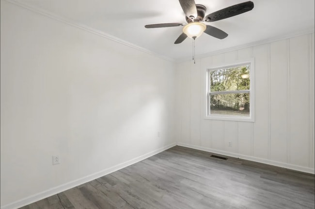 Building Photo - 168 Dorris Ave