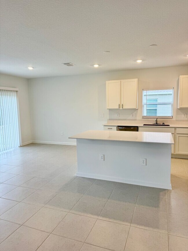 Building Photo - BRAND NEW HOME IN HIDDEN RIDEGE FOR RENT