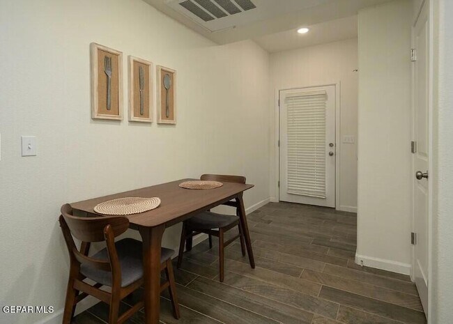 Building Photo - 1074 Hoppas Ct