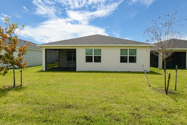 Building Photo - 9062 Dahlia Cir