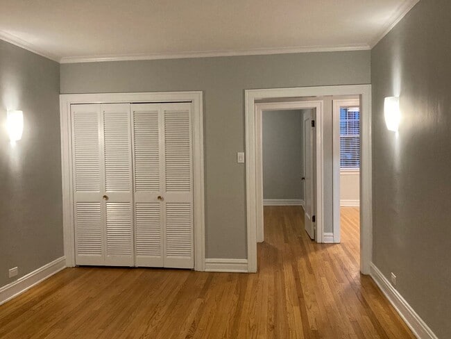 Building Photo - Historic Edgewater Deluxe One Bedroom