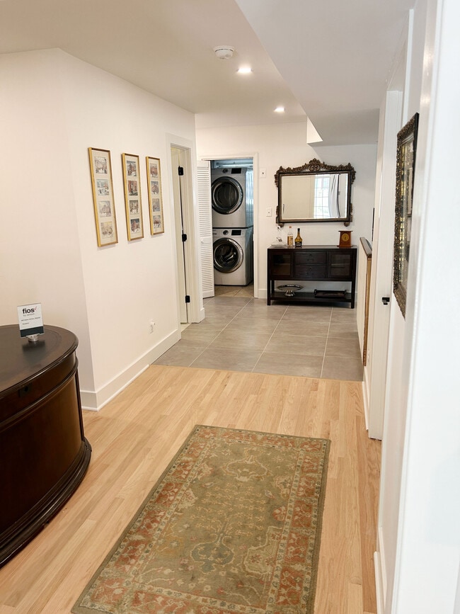 Building Photo - 6427 83rd Pl