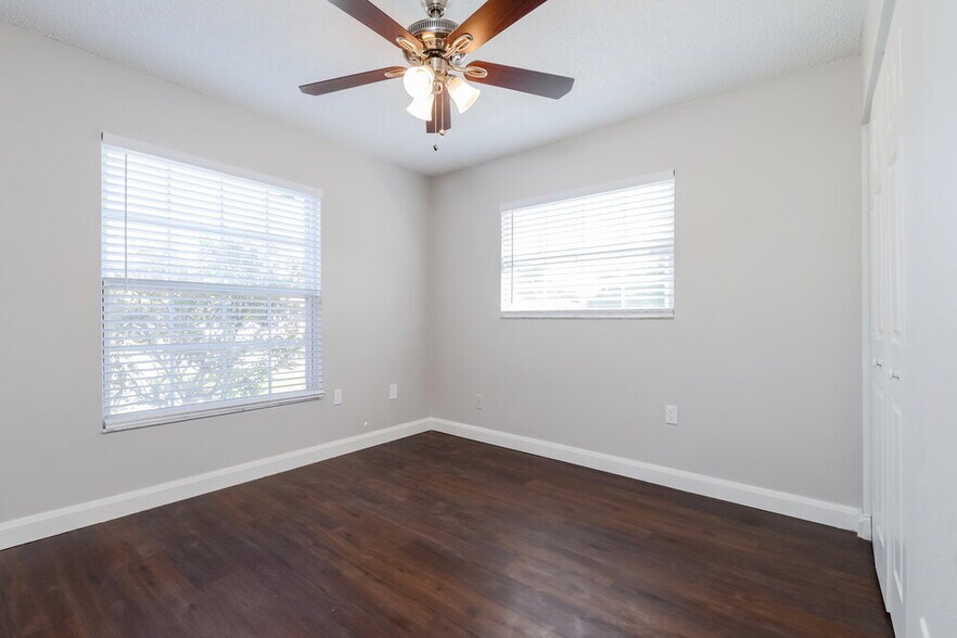 Building Photo - 4013 27th Ave W