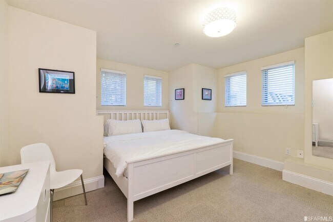 Building Photo - 2615 California St