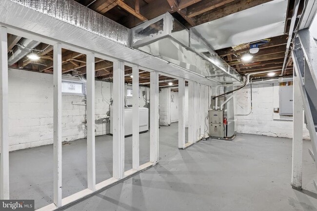 Building Photo - 7803 Monroe Ave