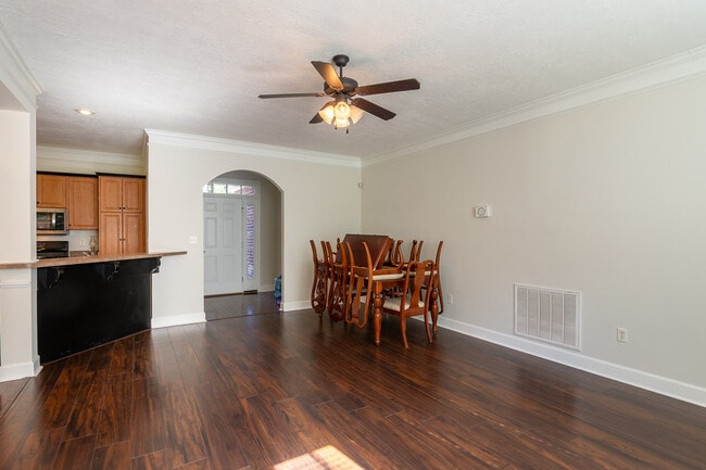 Building Photo - 862 Tyler Woods Dr