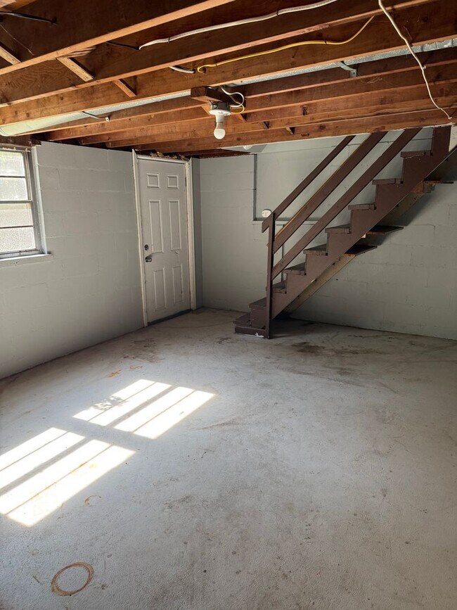 Building Photo - 2928 Ashby Rd