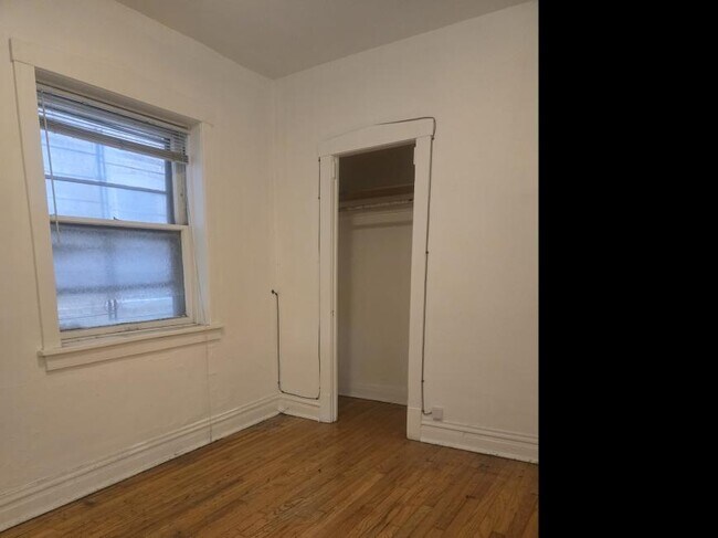 Building Photo - 1 bedroom in Chicago IL 60622