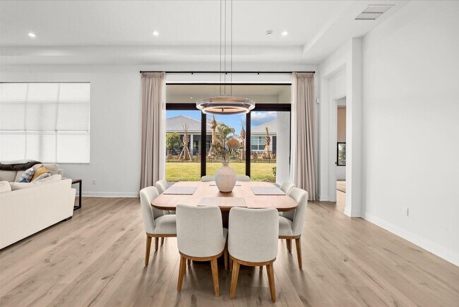 Building Photo - 12882 SW Taranto Wy