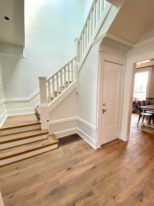 Building Photo - Gorgeous Richmond Home w/Deck and Yard