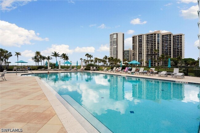 Building Photo - 4401 Gulf Shore Blvd N