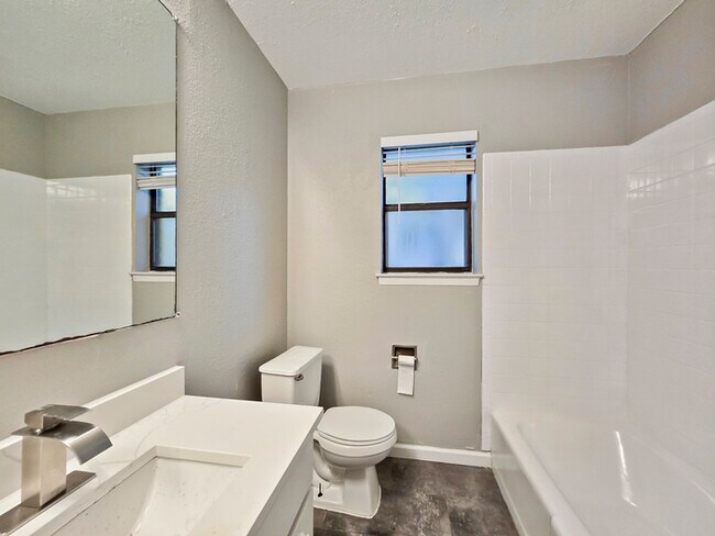 Building Photo - 1612 Cindy Ct