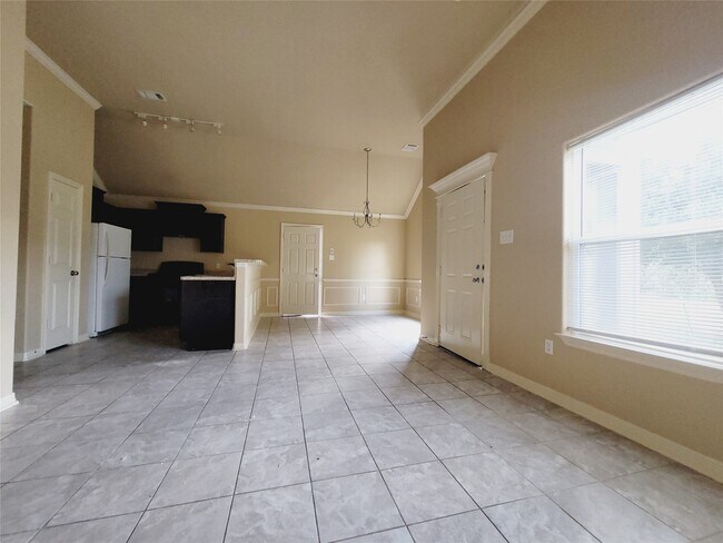 Building Photo - 8031 Canyon St