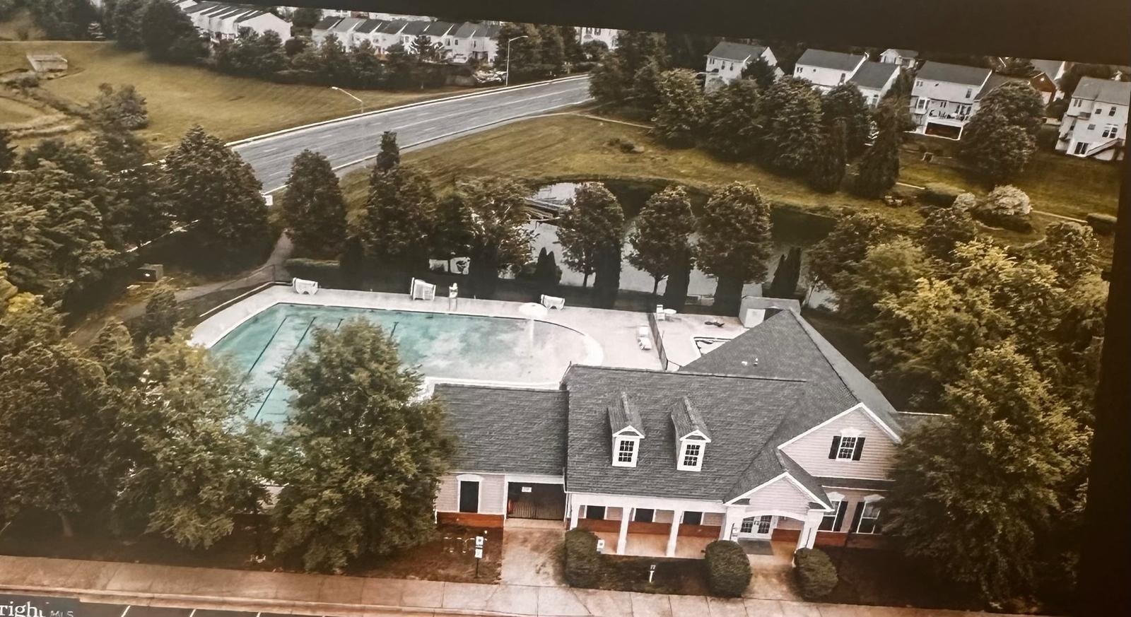 Building Photo - 307 Ebaugh Dr SE