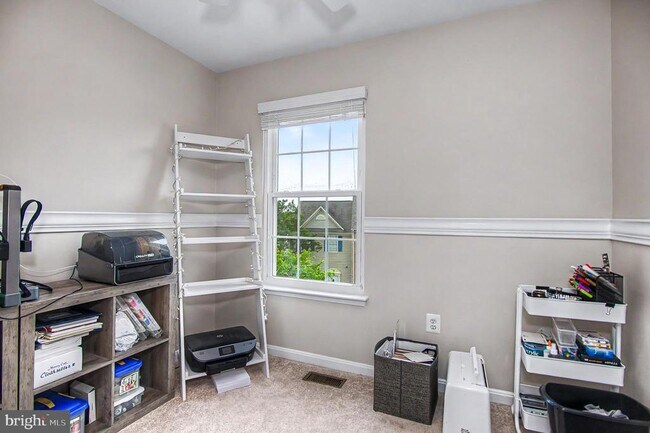 Building Photo - 510 Lilac Terrace NE