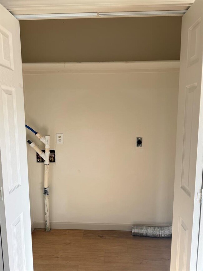 Building Photo - 1115 Asalee St