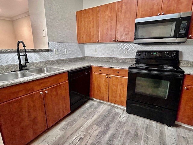 Building Photo - 202 E South St