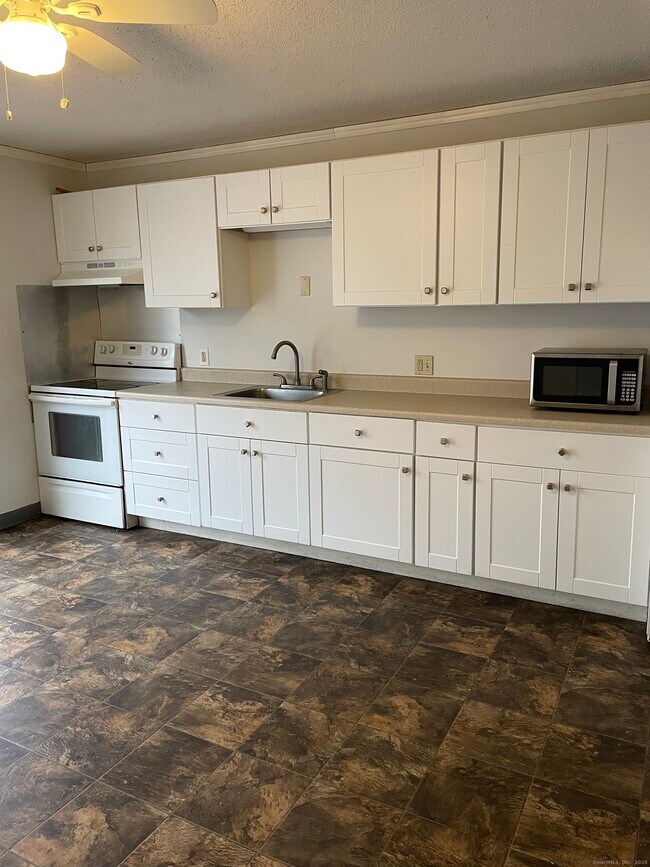 Building Photo - 88 Wakelee Rd