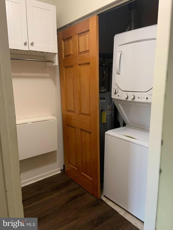 Building Photo - 400 Campbell Cir