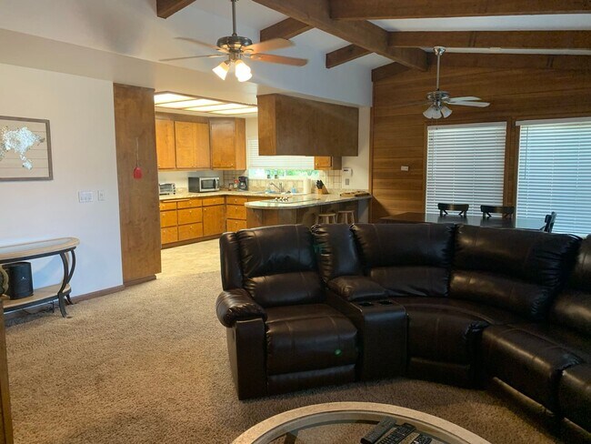 Building Photo - Lake Oroville Lake House with Spectacular Views!