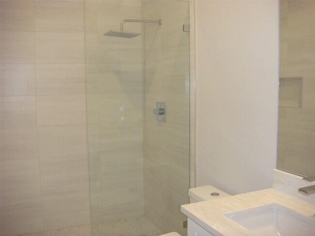 Building Photo - 3021 SW 1st Terrace