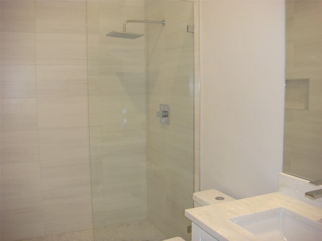 Building Photo - 706 SW 9th Terrace