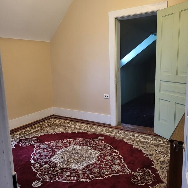 Building Photo - BEAUTIFUL 4 BEDROOM HOME NEAR DOWNTOWN CADILLAC