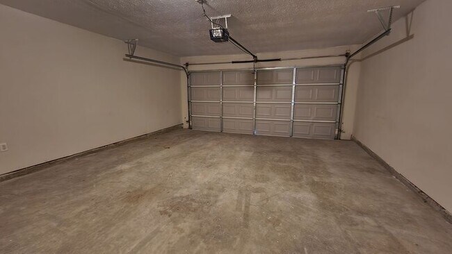 Building Photo - 7006 Branch Crossing Way