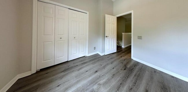 Building Photo - 9828 Fan Palm Way